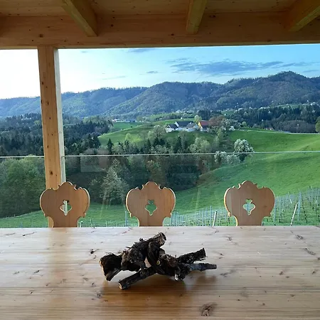 Am Weinberg Krast Daire